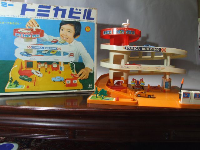 博物館級　1971年製　初代トミカビル　当時物 トミカビル: 古のトミカタウン探訪 博物館級 1971年製 初代トミカビル